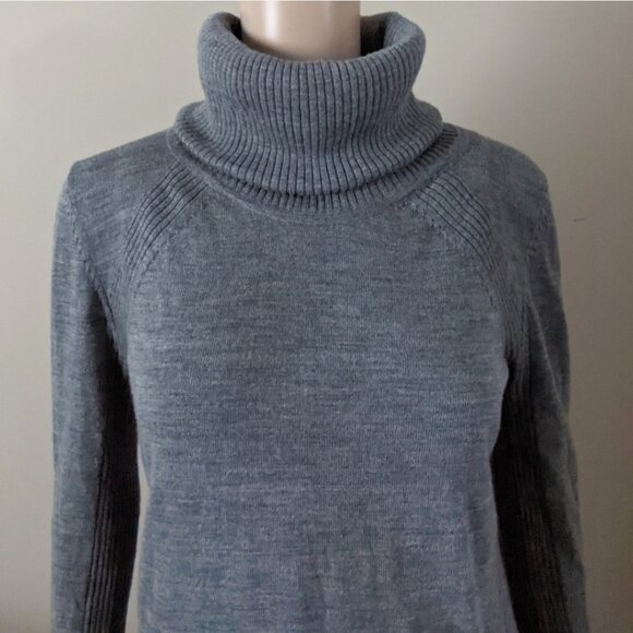Lululemon pure wool Sweat and Savasana grey turtleneck sweater, women's 8 - Picture 5 of 8